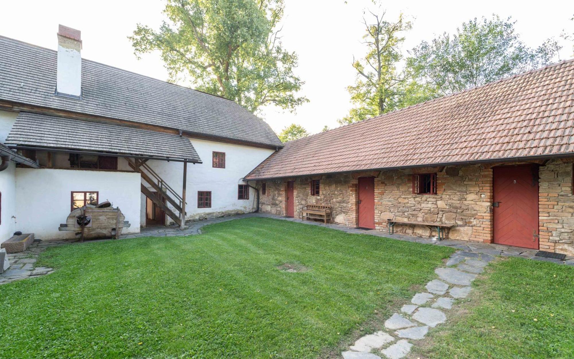 Hotel Porcuv Mlyn Bykovice Exterior foto