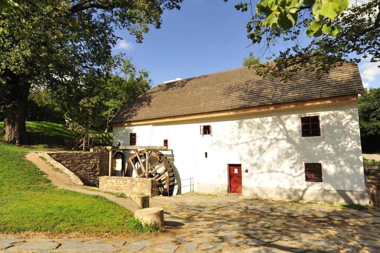 Hotel Porcuv Mlyn Bykovice Exterior foto
