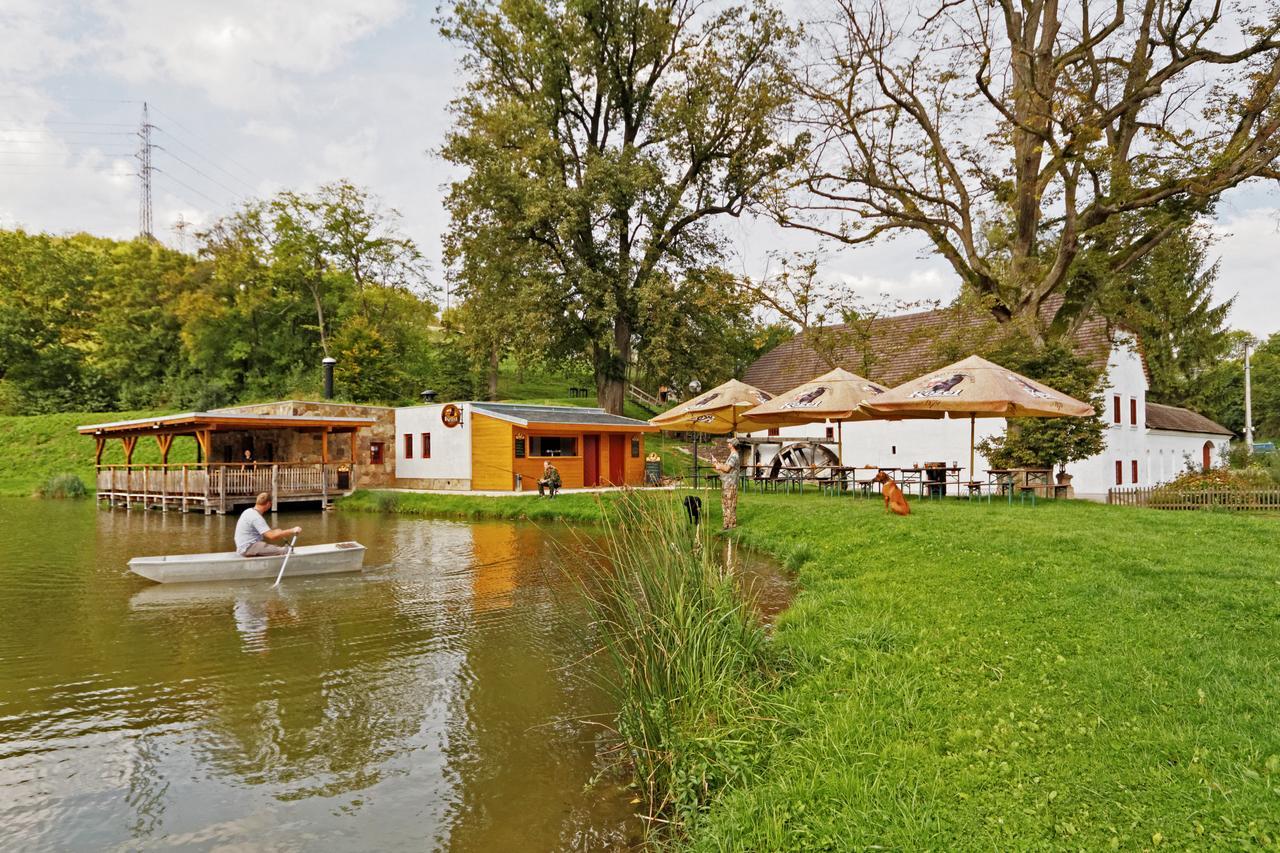 Hotel Porcuv Mlyn Bykovice Exterior foto